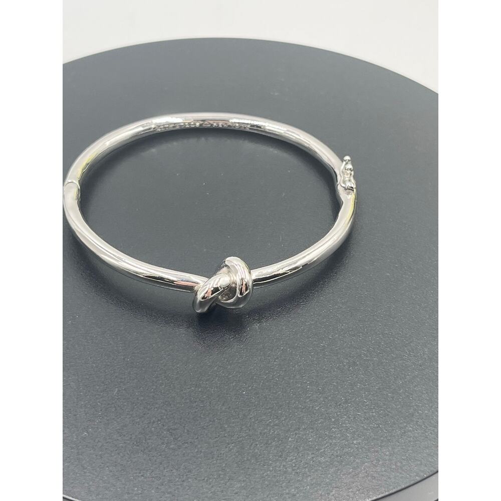 Kate Spade Sailor's Knot Love Knot‎ Polished Silver Tone Hinged Bangle Bracelet - Picture 4 of 9